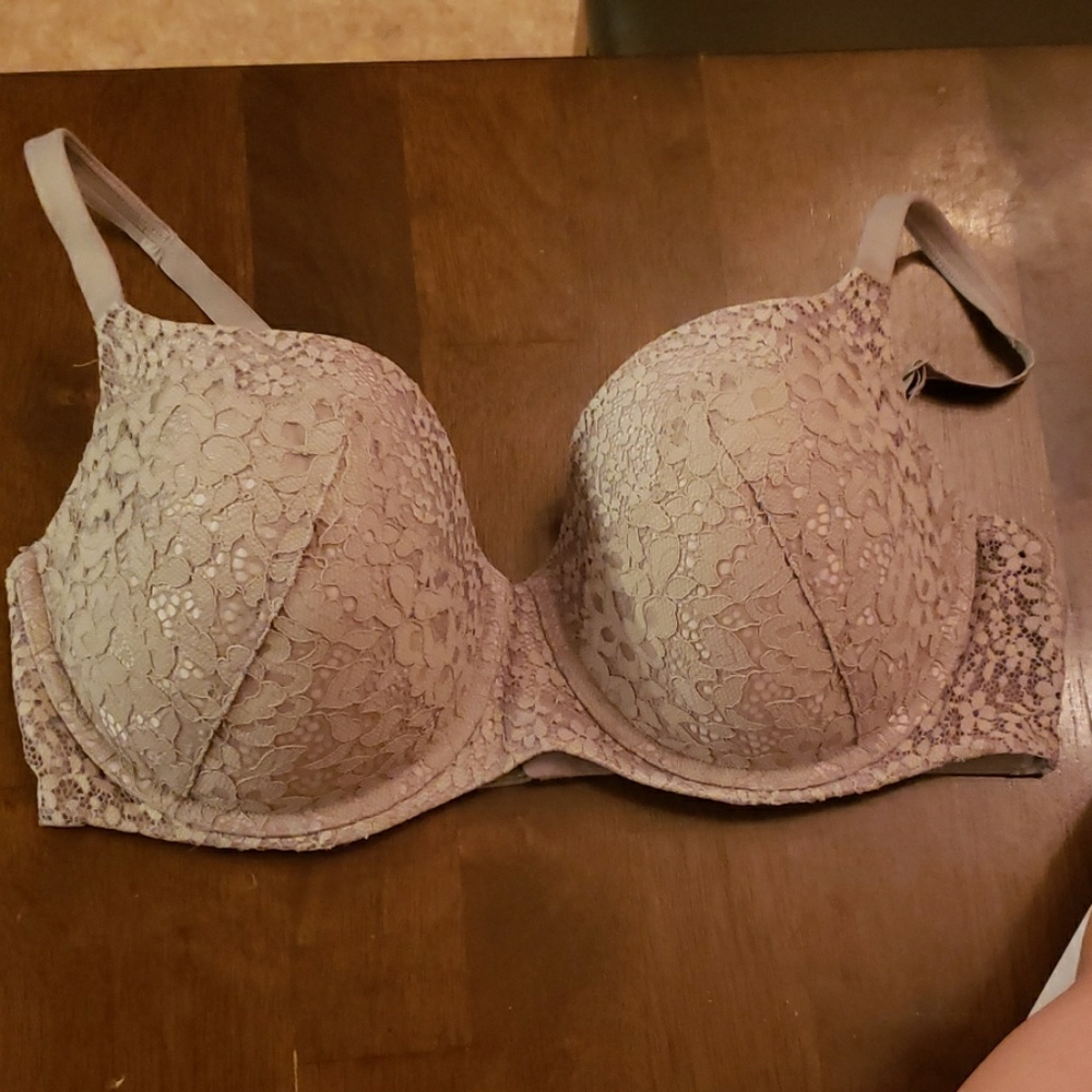 38DD Victoria's Secret Bra